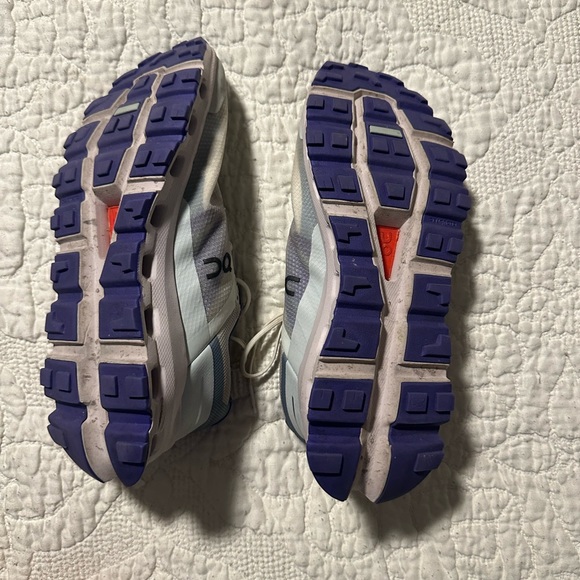 Women’s ON Clouds size 9.5 Cloudvista Frost - Picture 5 of 5